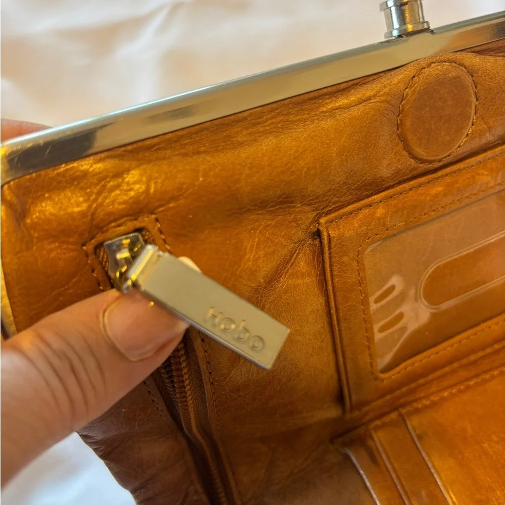 Hobo International Tan Lauren Leather Clutch‎ Wallet